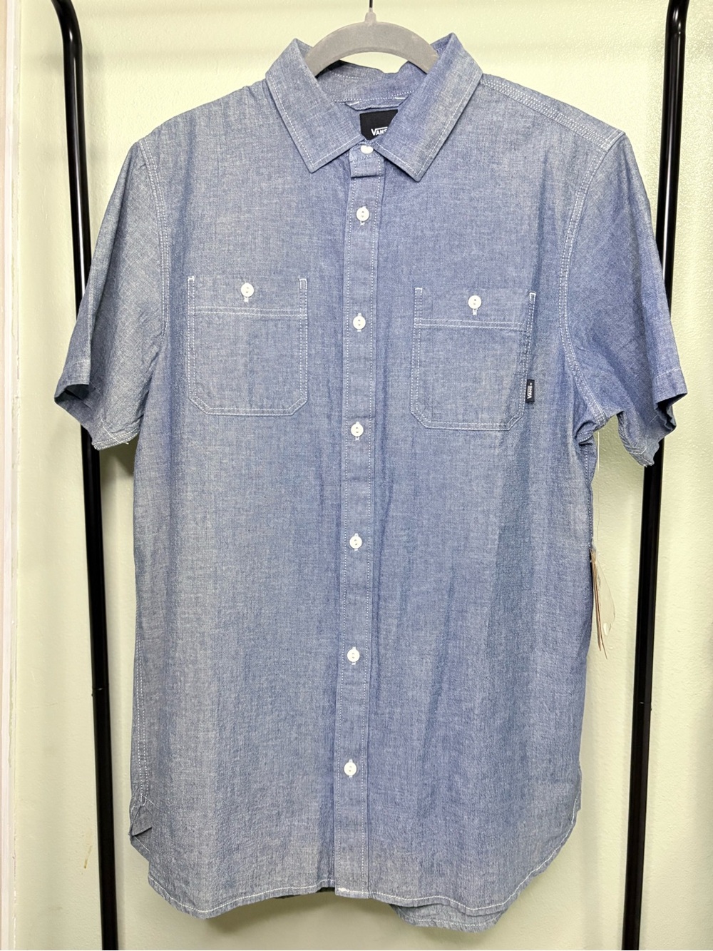 NWT Vans Classic Fit Light Blue Chambray Short Sleeve Button Up Shirt Size S
